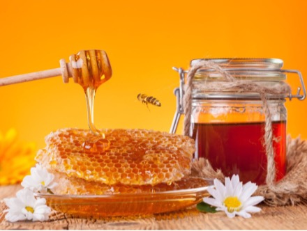 برداشت عسل طبیعی